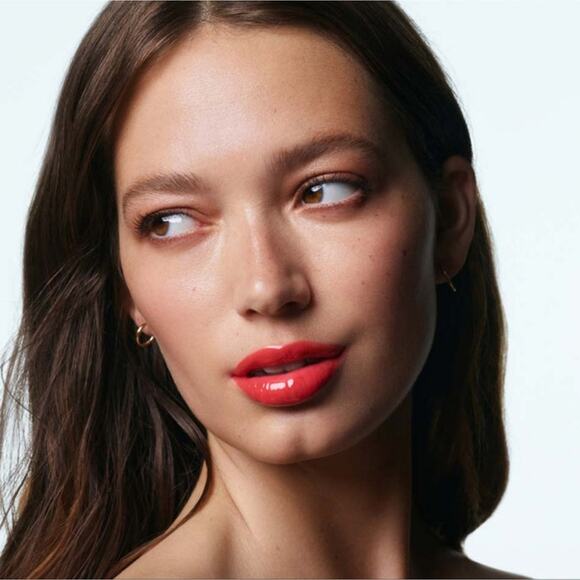 U Beauty The Plasma Lip Compound in Poppy - Picture 3 of 9